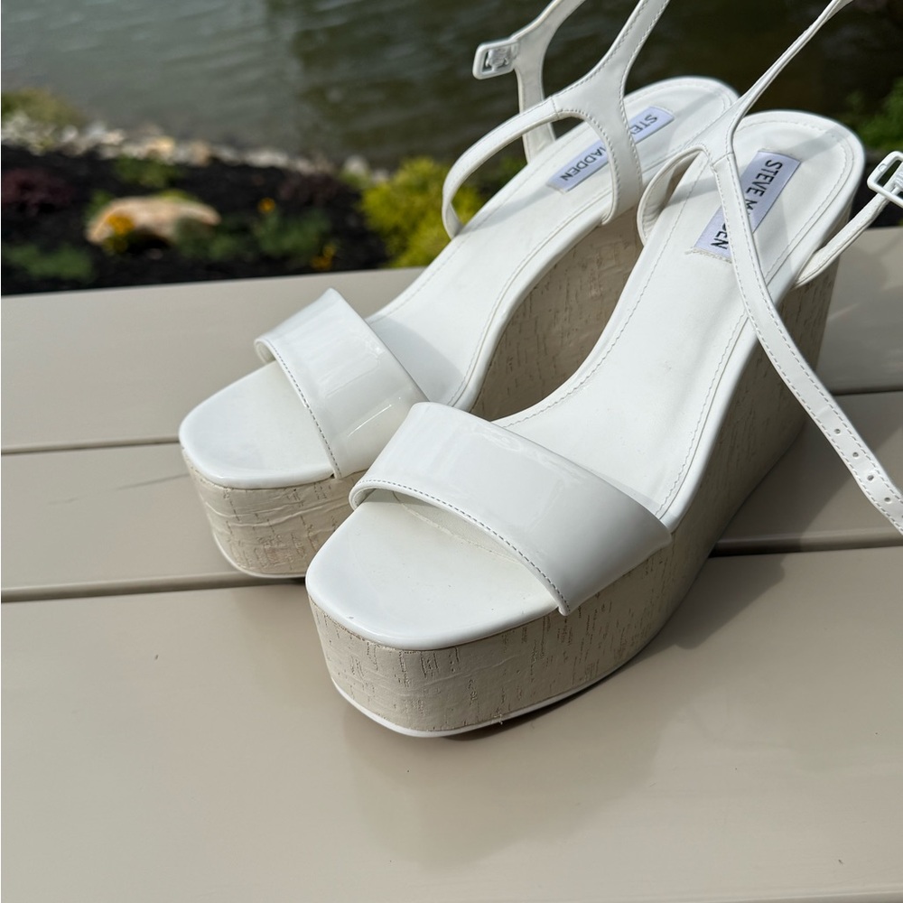 Steve Madden White Wedge Shoes Minimalist Design